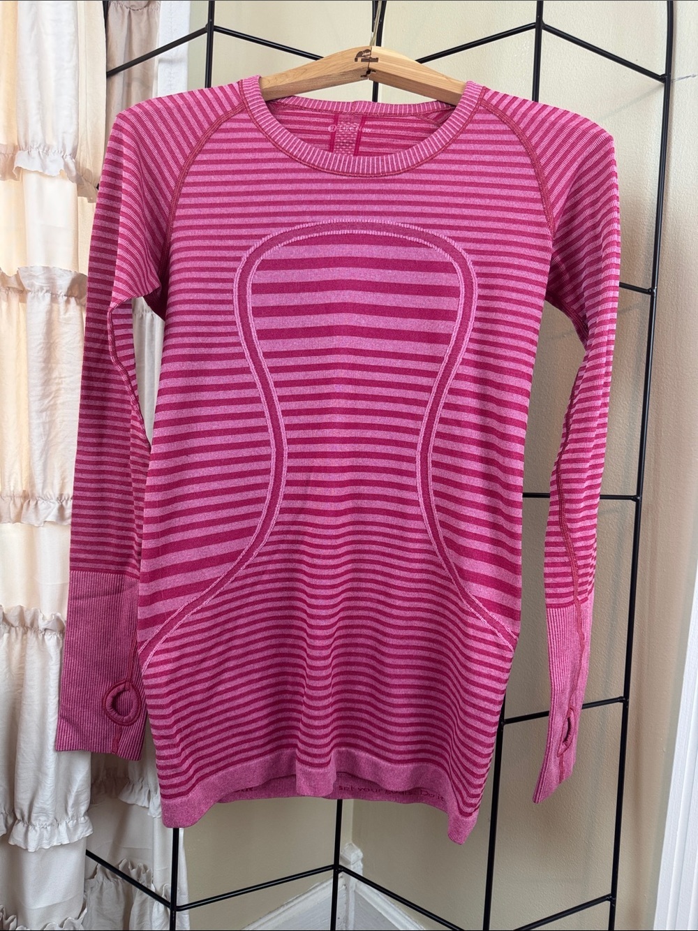 Lululemon Swiftly Tech Long Sleeve Crew in Heathered Berry Rumble Size M